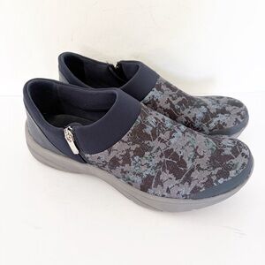 Bzees Lady Multicolor Camo Pattern Slip On With Side Zip Sneakers Size 8.5W